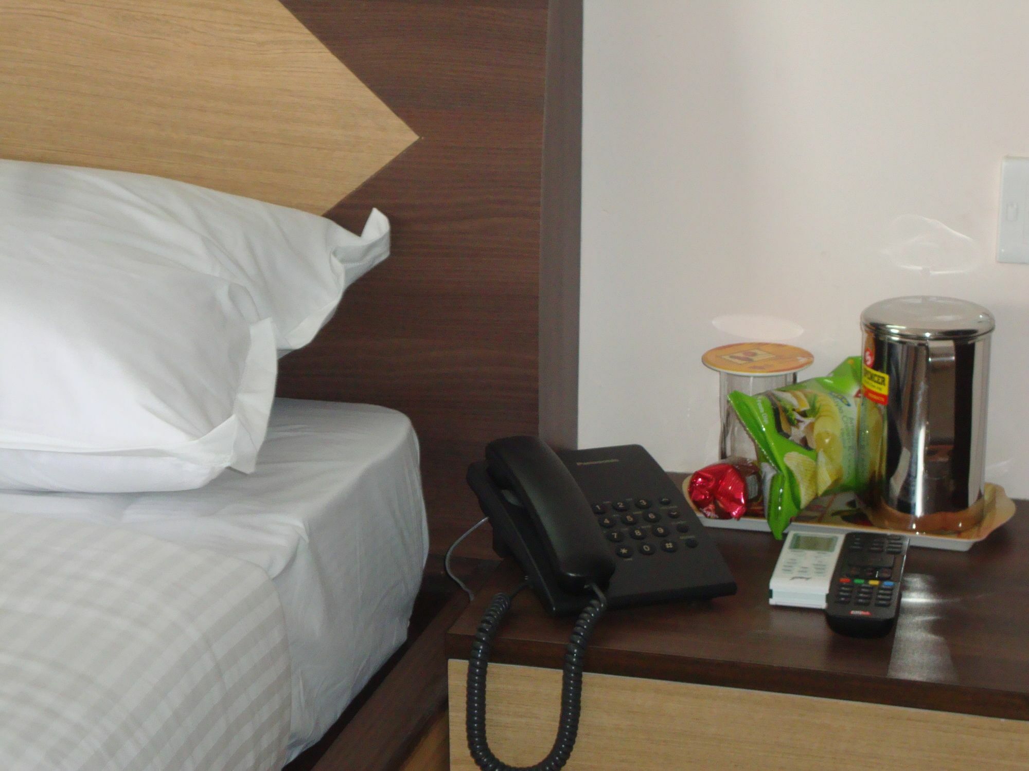 Hotel Raj Comforts -Golf View Bangalore Exterior foto